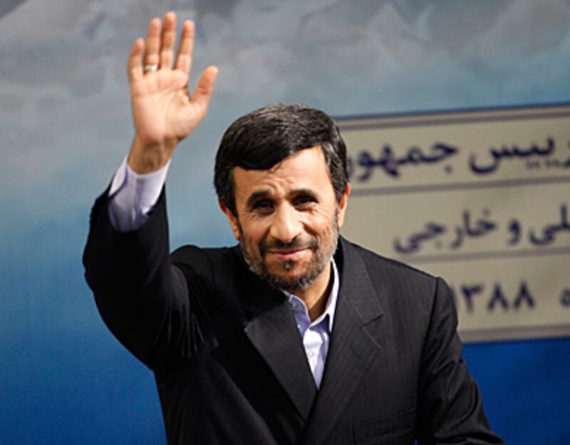 articles/2010/09/23/my-dinner-with-irans-mahmoud-ahmadinejad/kinzer-ahmadinejad-dinner_128835_odl7v8