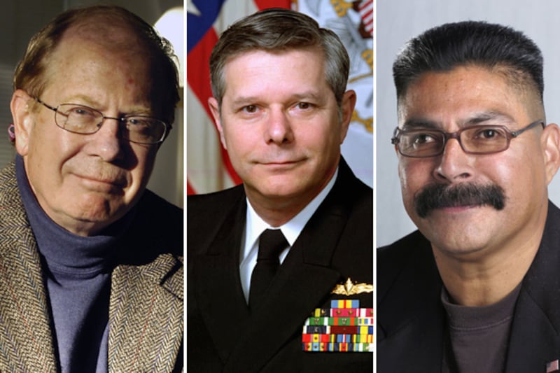 galleries/2012/06/28/richard-blumenthal-xavier-alvarez-and-more-who-faked-military-service-or-honors-photos/stolen-valor-teaser_kjgujo