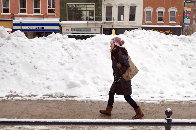 galleries/2013/02/26/winter-storms-slam-the-midwest-photos/snow-storm-midwest-6_asqcyq