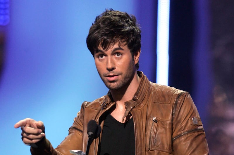 articles/2011/11/30/why-enrique-iglesias-is-still-hot/enrique-iglesias-setoodeh_y7jcne