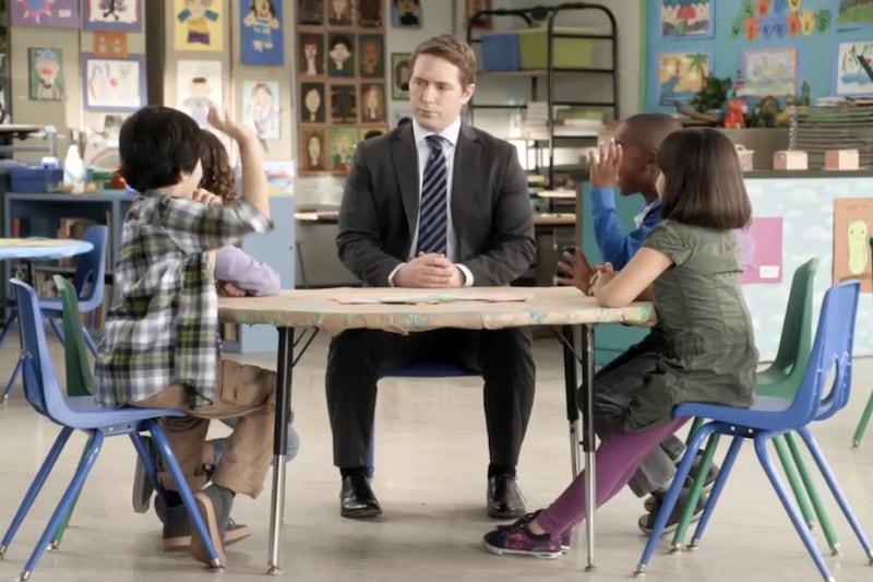 articles/2013/04/09/beck-bennett-meet-that-guy-in-those-adorable-at-t-commercials/130408-beck-bennet-att-fallon-tease_gkgsvm