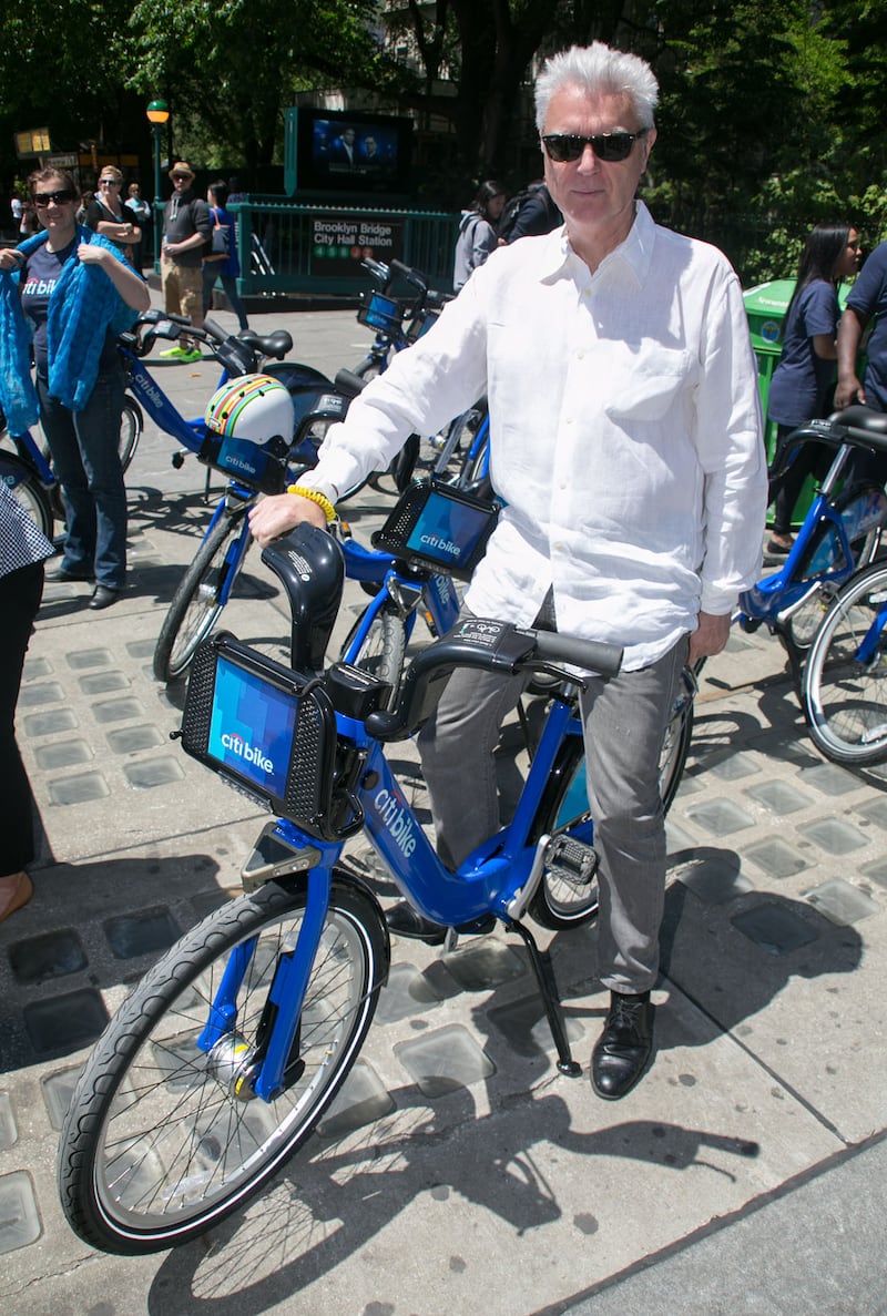 galleries/2013/10/19/leonardo-dicaprio-kate-bosworth-and-other-celebrities-who-citibike-photos/131017-stars-on-citibikes-byrne_o4iksl