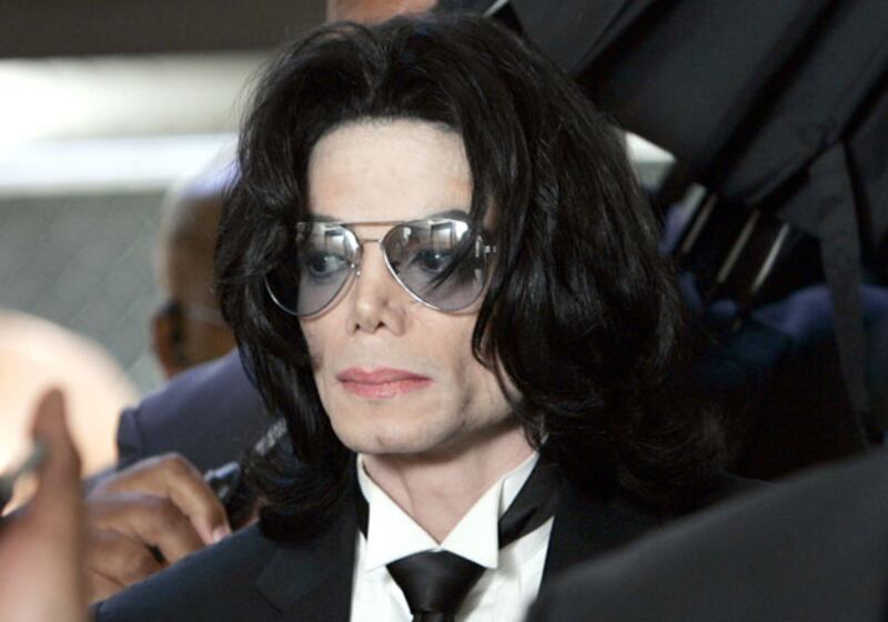 galleries/2009/12/28/decade-in-sex/decade-in-sex---the-michael-jackson-trial_uxhpp7