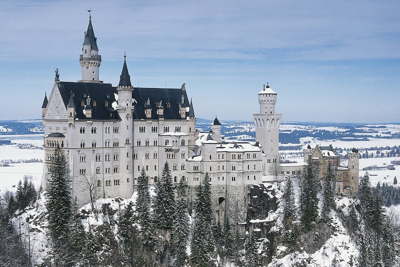 articles/2014/02/08/where-the-nazis-hid-their-art-the-castle-behind-monument-men/140207-neuschwanstein-castle_f63lji