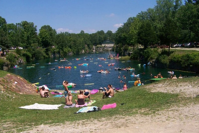 galleries/2014/05/25/beautiful-natural-swimming-holes-around-the-u-s-photos/140723-swimming-holes-gal08_ptshwh