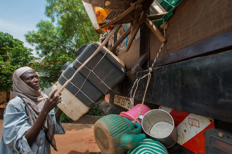 galleries/2014/05/25/stranded-at-bangui-airport-the-refugee-crisis-in-central-african-republic-photos/bangui-airport-dwellers-6_m45gqk