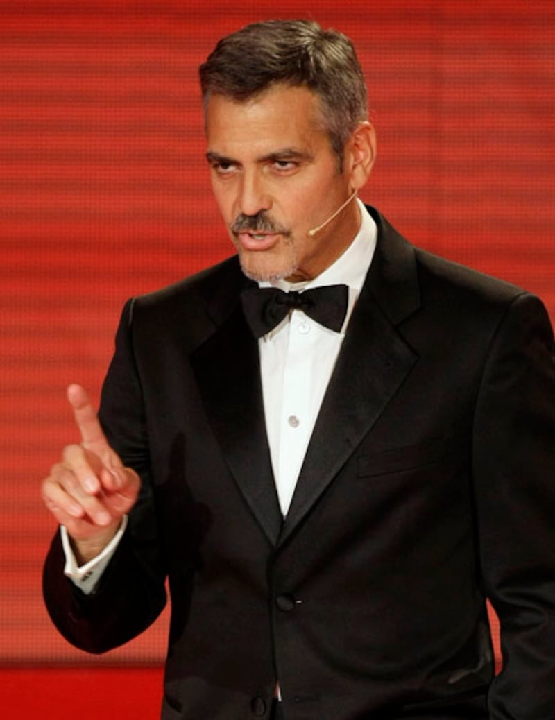 galleries/2011/11/28/stars-and-politicians-with-mustaches/stars-with-staches-george-clooney_oszaqm