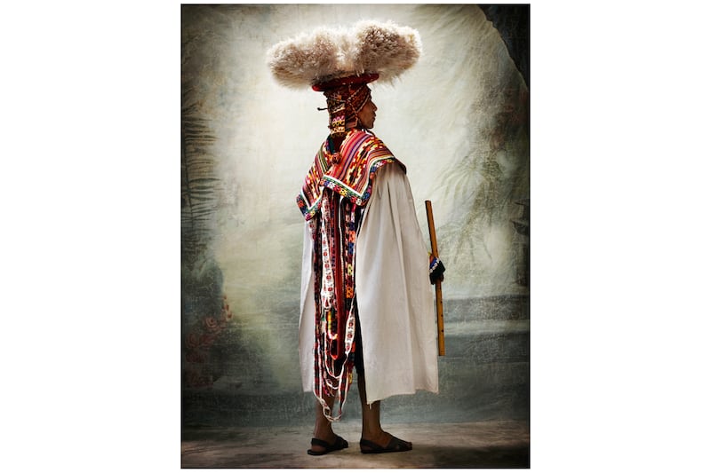 articles/2013/11/19/alta-moda-exhibit-pays-tribute-to-mario-testino-s-peruvian-roots/131118-peruvian-embed01_jyrpm7