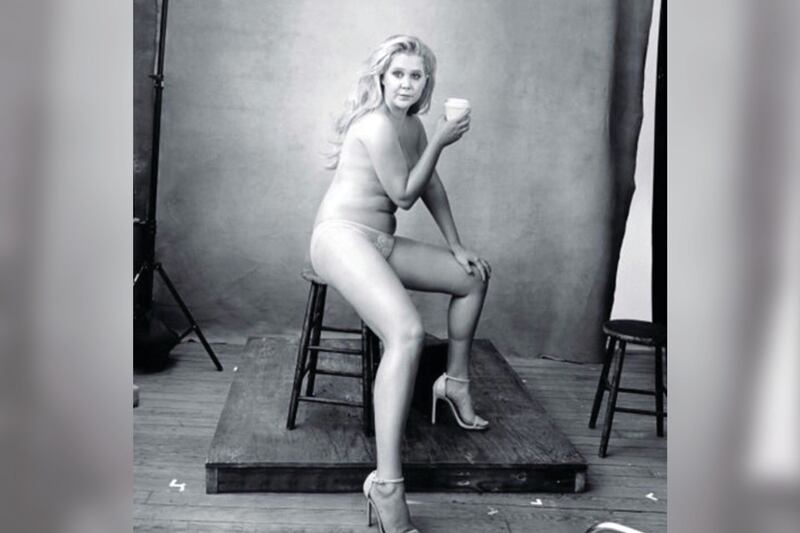 articles/2016/06/02/amy-schumer-goes-nude-for-national-gun-violence-awareness-day/151130-fallon-schumer-tease_m9uvad