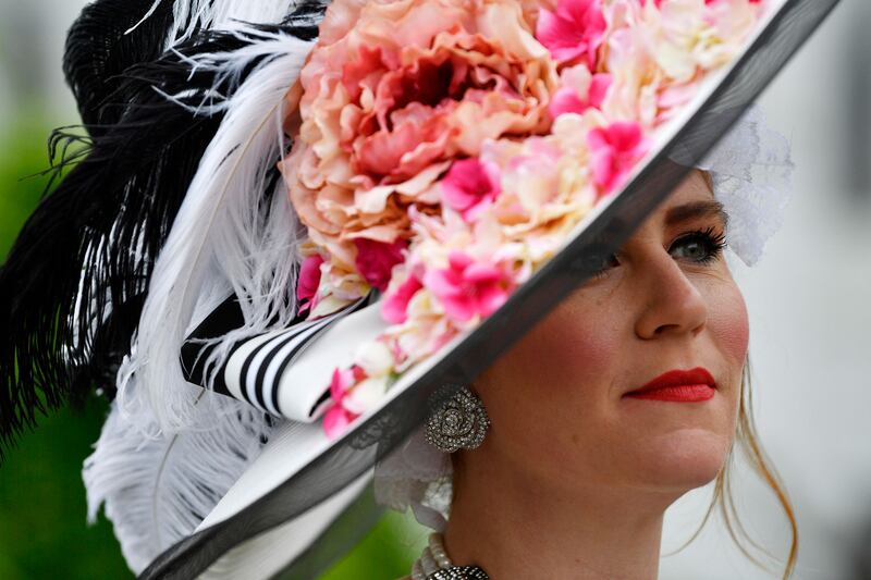 galleries/2017/05/06/the-best-hats-from-the-kentucky-derby/170506-kentucky-derby-hats-12_xo6kgq