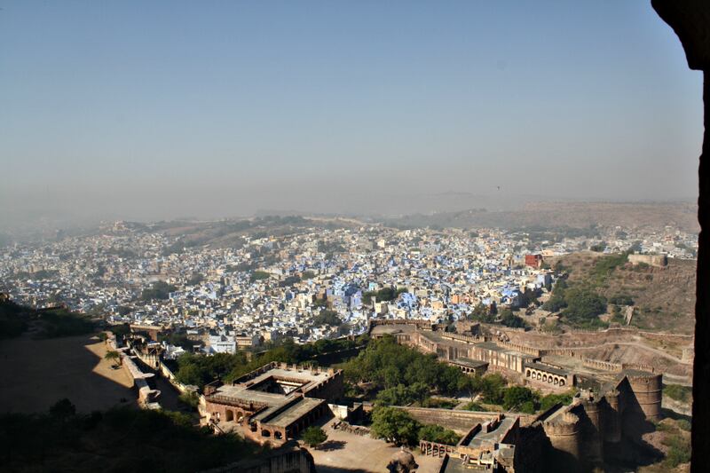 articles/2014/03/02/jodhpur-is-an-oasis-in-the-middle-of-the-mad-rush-of-india/blue-city_ykvmj4