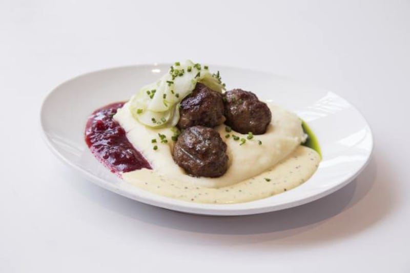 MN-Daily-Beast-Fika-Swedish-Meatballs_a8eawp