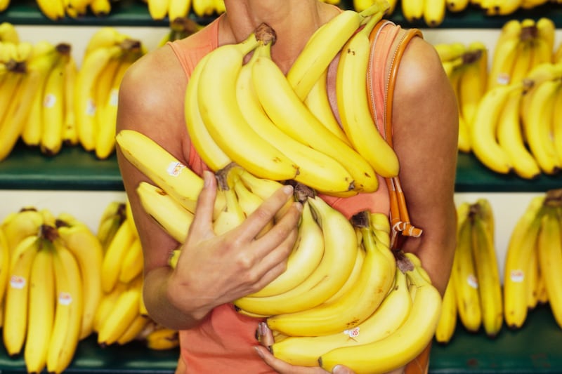 articles/2014/01/02/why-the-30-bananas-a-day-diet-is-monkey-business/131204-banana-diet-tease_wrgaem