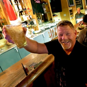 2020-05-14T131357Z_428421878_MT1USATODAY14306264_RTRMADP_3_MAY-13-2020-APPLETON-WI-USA-MARVIN-RADTKE-TOASTS-THE_b24ysk