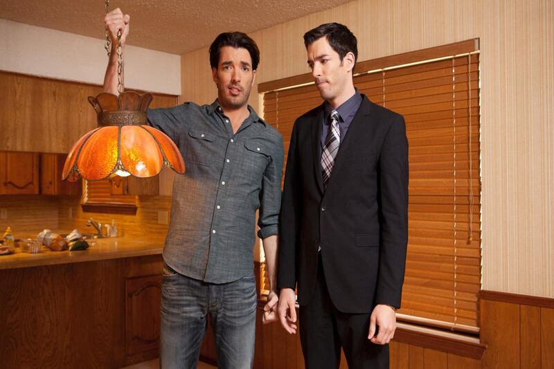 articles/2014/11/25/how-the-property-brothers-became-your-mom-s-favorite-tv-stars/141124-fallon-property-brothers2-embed_ufwr4d