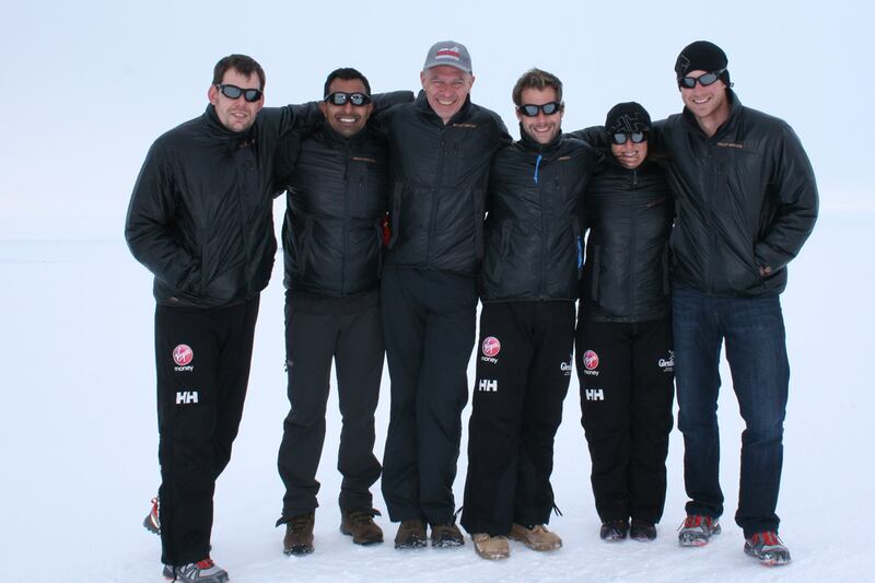 articles/2013/12/05/prince-harry-and-polar-expedition-veterans-exhausted-and-weary-but-solider-on/wwtwteam_jkd2r7