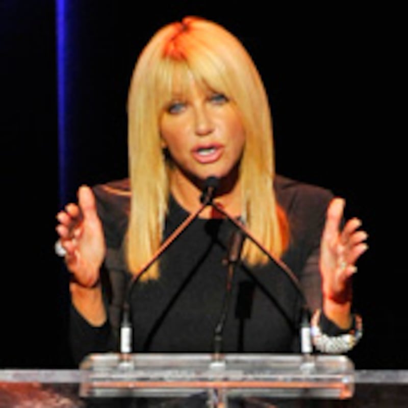 articles/2009/11/09/does-suzanne-somers-cause-cancer/ponser-somers_wauvup