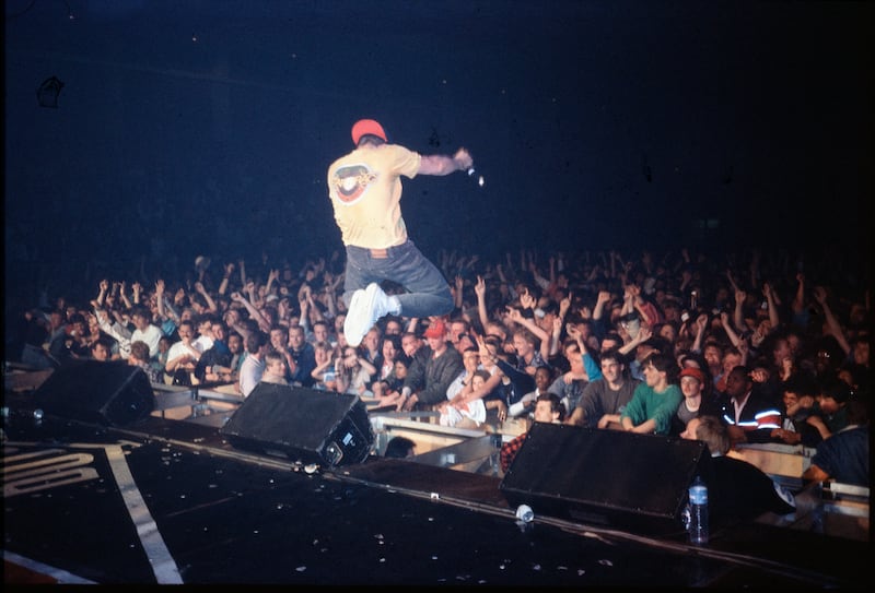 200614-stern-beastie-boys-AdRock_jumping_crowd-_2_i5uaze