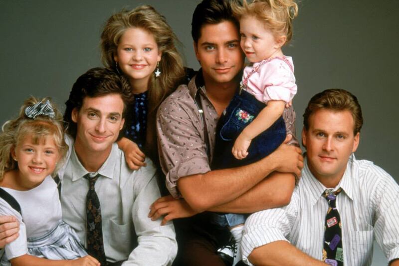 articles/2015/05/07/d-j-tanner-takes-us-into-fuller-house-candace-cameron-bure-on-netflix-s-full-house-spinoff/140521-full-house-cheat_aqw5rb