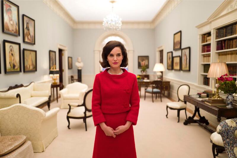 articles/2016/09/07/natalie-portman-on-playing-jacqueline-kennedy-the-most-dangerous-role-of-her-career/160906-stern-portman-jackie-tease_gxsk38