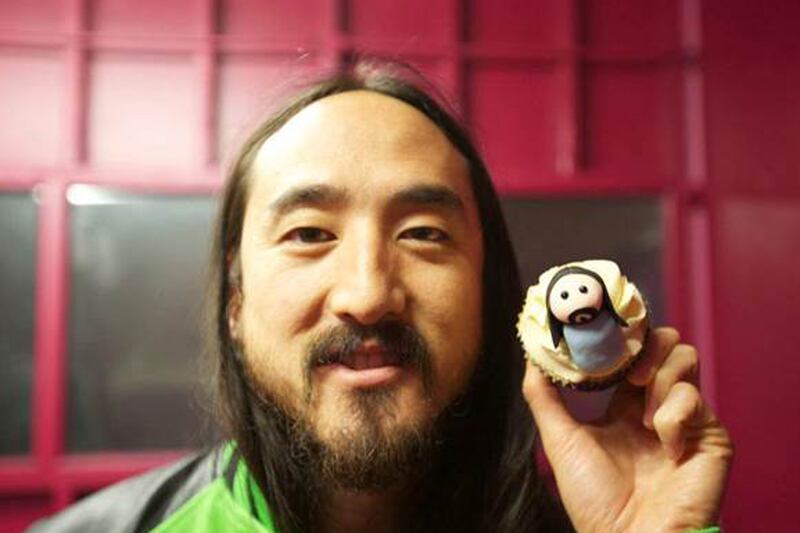 articles/2014/08/08/dj-steve-aoki-to-cake-or-not-to-cake/140807-aoki-cake-embed3_ano2p3