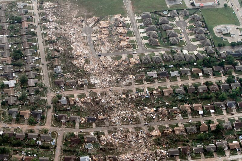 galleries/2013/05/20/photos-of-moore-oklahoma-after-the-tornadoes/130520-moore-tornado10_xl3vrw