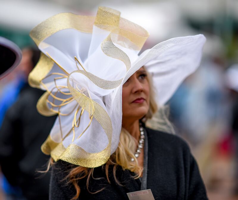 galleries/2017/05/06/the-best-hats-from-the-kentucky-derby/170506-kentucky-derby-hats-9_y4alup