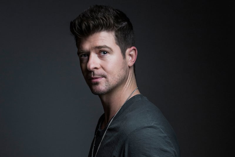 articles/2014/07/04/we-should-celebrate-social-media-s-slaying-of-robin-thicke/140703-moosa-thicke-tease_gnkmod