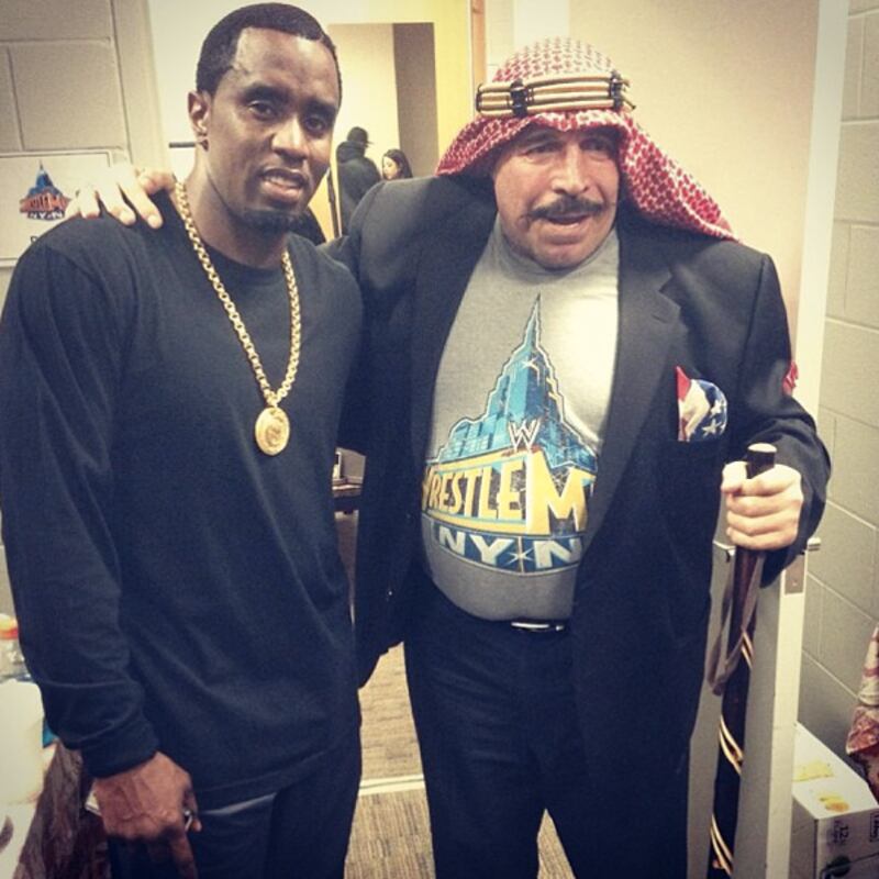 galleries/2013/04/14/wiz-khalifa-sofia-vergara-more-celebrity-twitter-pictures-photos/130410-twit-pic-pdiddy_vx3f8j