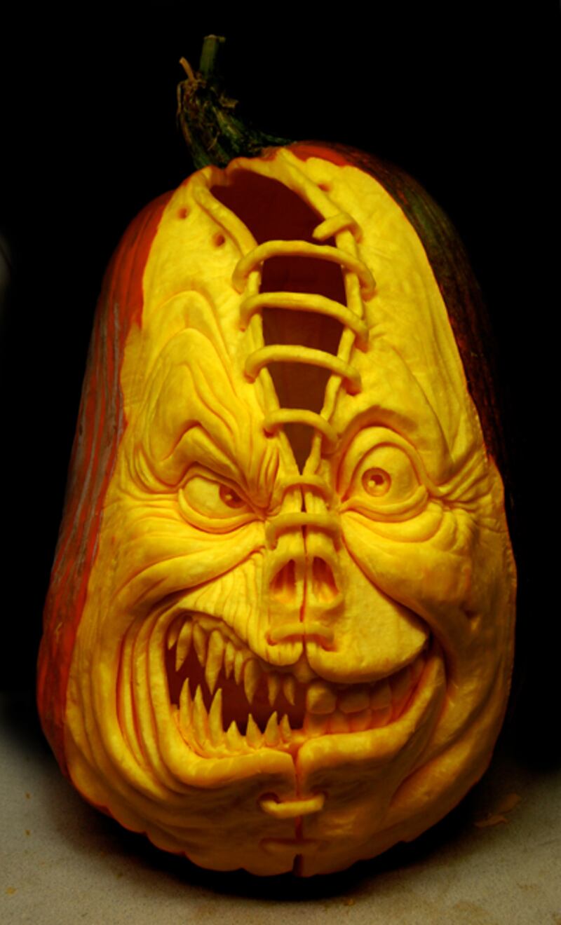 galleries/2011/10/28/amazing-pumpkin-carvings-photos/pumpkin-carvings-8_ncemln