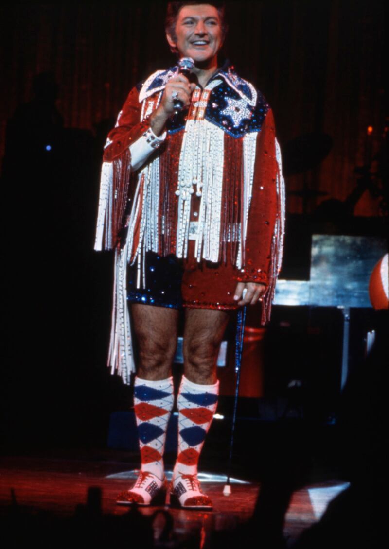 galleries/2013/05/20/liberace-s-wild-style-through-the-years-photos/liberace-12_bcdyfh