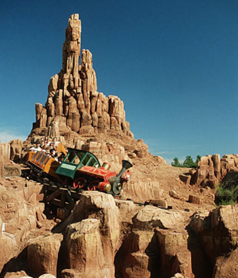 galleries/2010/07/30/most-dangerous-amusement-park-rides/dangerous-kids-rides---train-ride_quxi5h