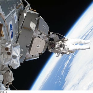 international-space-station-g55b7a24c1_1920_vztg1y