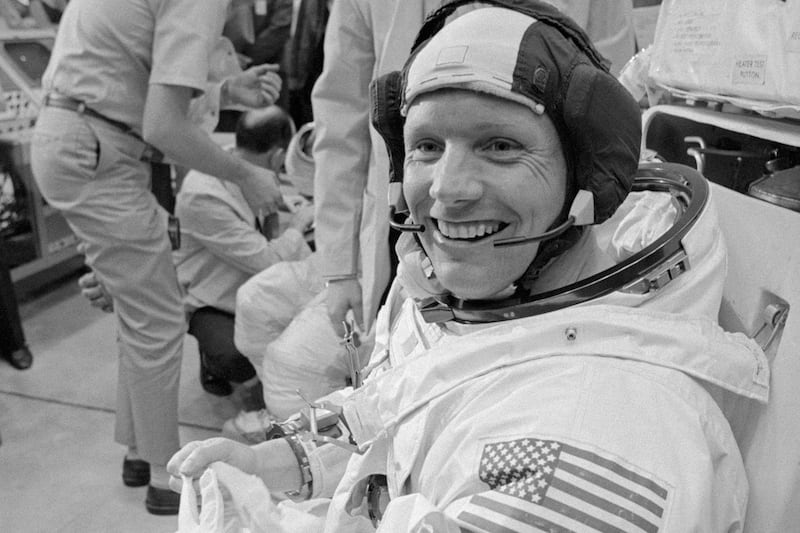 articles/2012/08/26/neil-armstrong-s-heroic-challenger-task/neil-armstrong-obit-3-cheat_ndvmx6