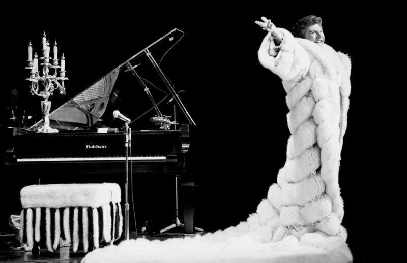 galleries/2013/05/20/liberace-s-wild-style-through-the-years-photos/liberace-6_hdxs6i