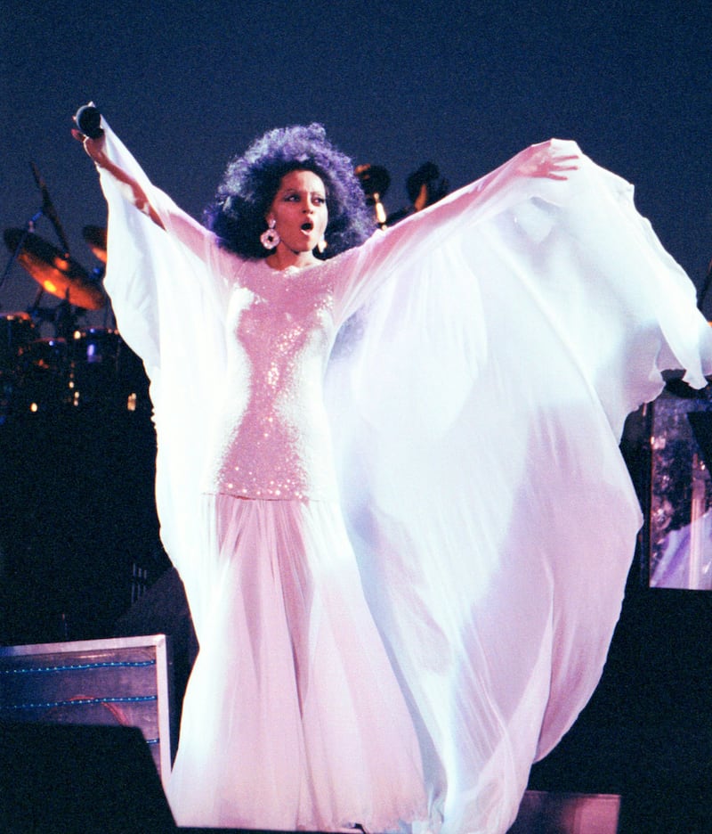 galleries/2014/03/26/celebrating-the-supreme-diana-ross-at-70-photos/diana-ross-bday-1991_jhbr7v