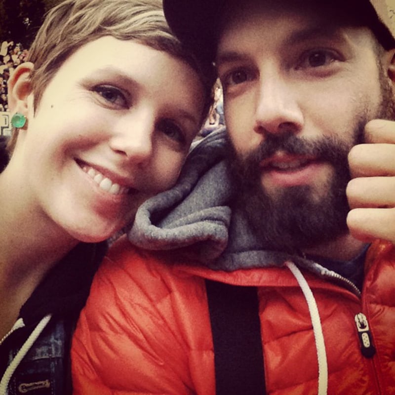 articles/2014/10/27/viral-video-pioneers-how-pomplamoose-is-turning-youtube-stardom-into-a-sustainable-profession/141024-lenovo-pomplamoose2-embed_cbl0fs