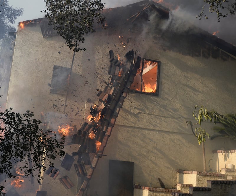 galleries/2014/01/17/southern-california-is-on-fire-1-700-acres-and-counting-photos/calif-fires-10_hlkrrg