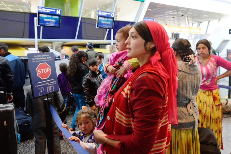 articles/2013/10/04/roma-immigrants-have-set-france-on-edge/131002-Dicky-Roma-embed-01_yewolv