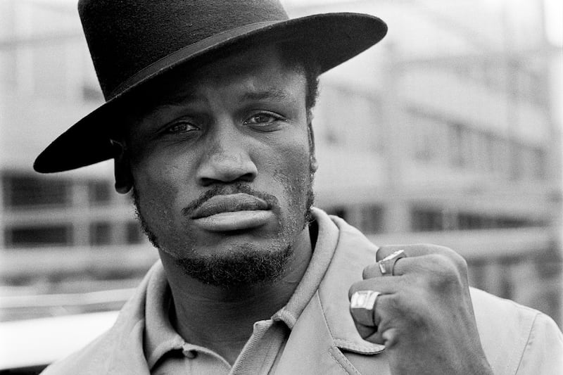 articles/2011/11/08/joe-frazier-dies-heavyweight-boxing-champion-s-legacy/joe-frazier-obit-leerhsen_rzvln4