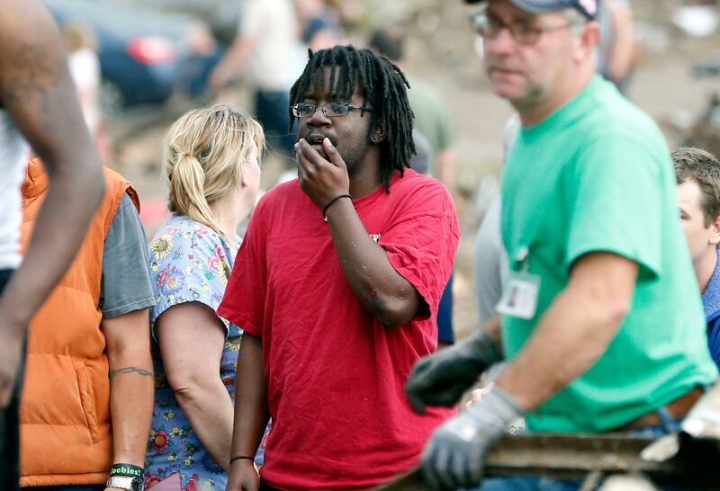 galleries/2013/05/20/photos-of-moore-oklahoma-after-the-tornadoes/130520-tornado-moore3_daffcv