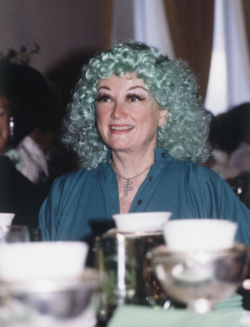 galleries/2012/08/20/phyllis-diller-s-famous-hair-from-wigs-to-perms-photos/phyllis-diller-hair-7_k9z5li