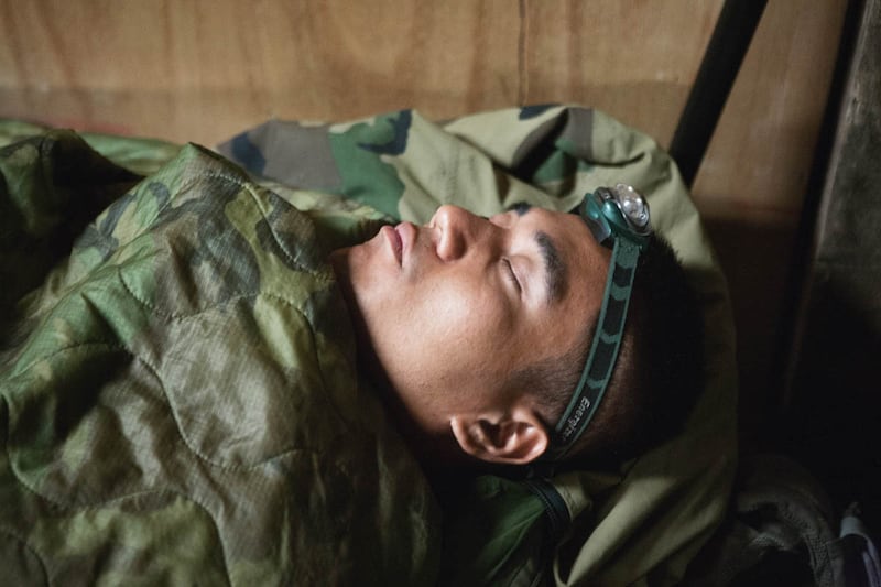 galleries/2012/04/12/tim-hetherington-s-sleeping-soldiers-photos/hetherington-buno_iyqfcg