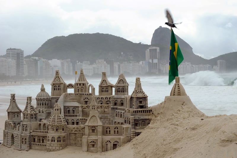 galleries/2011/07/16/most-amazing-sand-castle-photos/brazil-most-amazing-sand-castles-photos_u6uzxl