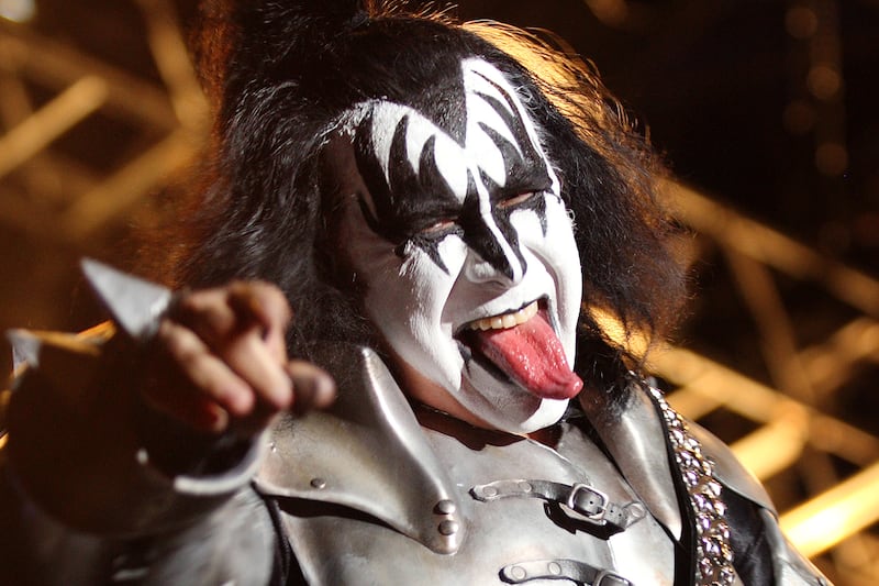 articles/2011/12/13/anonymous-hacker-arrested-for-attack-on-gene-simmons-s-website/kiss-cyberattack-CHEAT_ulekjs