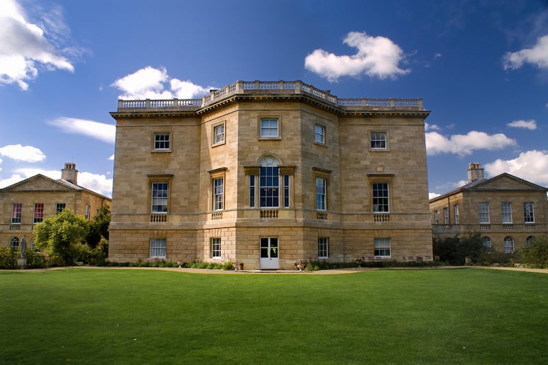 galleries/2013/01/27/the-other-downton-abbeys-nine-illustrious-houses-in-fiction-photos/dowton-abbey-houses-ashenden-intro_lwei7a