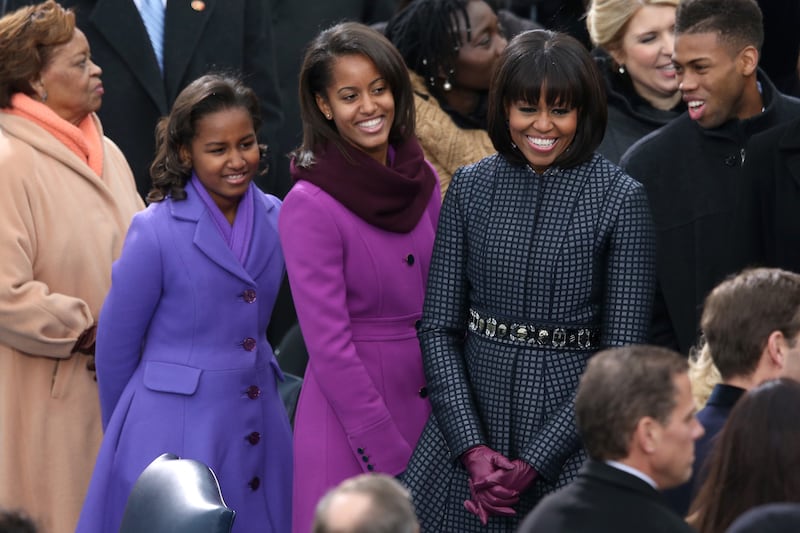 galleries/2013/01/21/president-obama-s-second-inauguration-photos/130121-malia-sasha-michelle-obama-inauguration_mhanwf