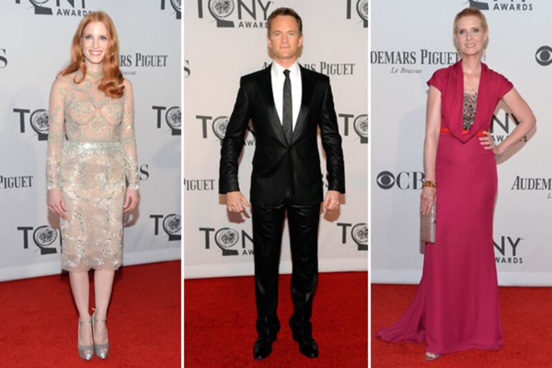 galleries/2012/06/10/2012-tony-awards-red-carpet-neil-patrick-harris-bernadette-peters-and-more-photos/tony-awards-red-carpet-teaser_ybozkv