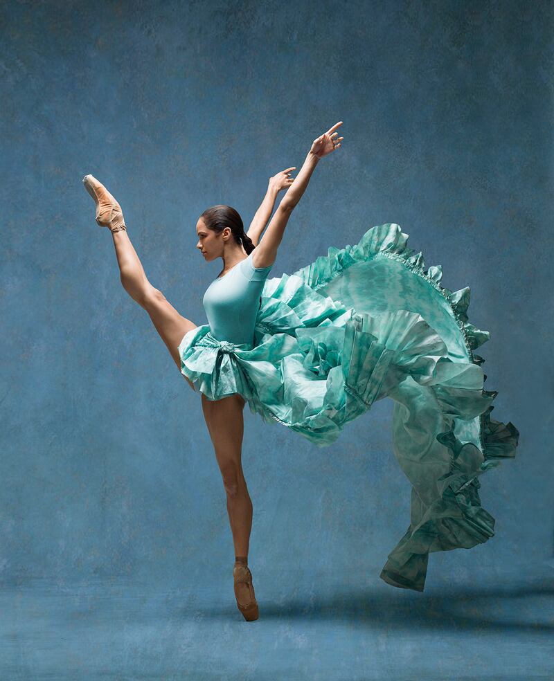 galleries/2016/02/11/misty-copeland-recreates-iconic-degas-paintings/160211-misty-copeland-degas-03_hfrick