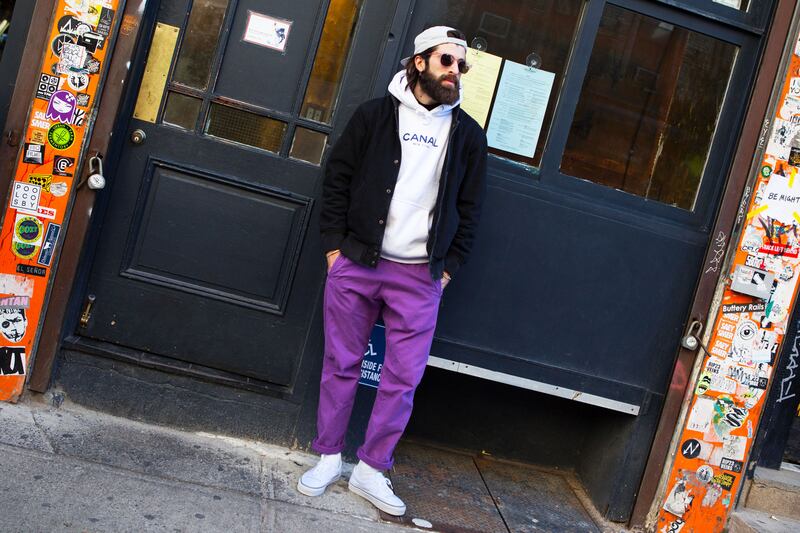 galleries/2017/04/11/spring-hits-new-york-street-style/170410-spring-street-style-19_dgdibb